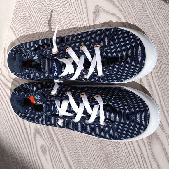 Tommy Bahama Slip-on Sneakers Flats Tennis Shoes - Picture 2 of 13